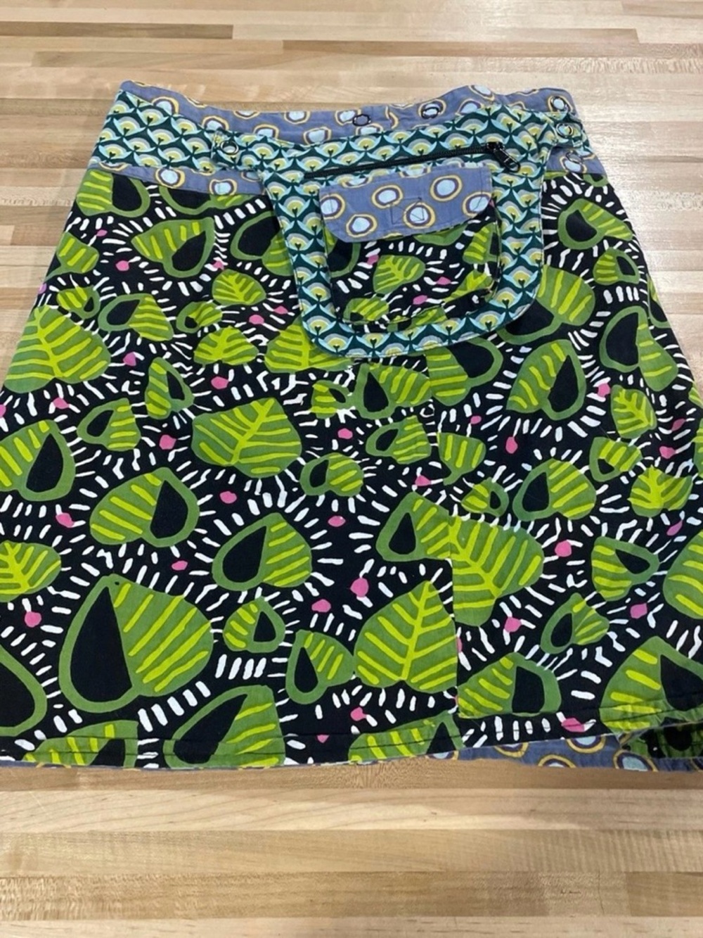 Bold Green Leaf Print Skirt with pocket chore apron